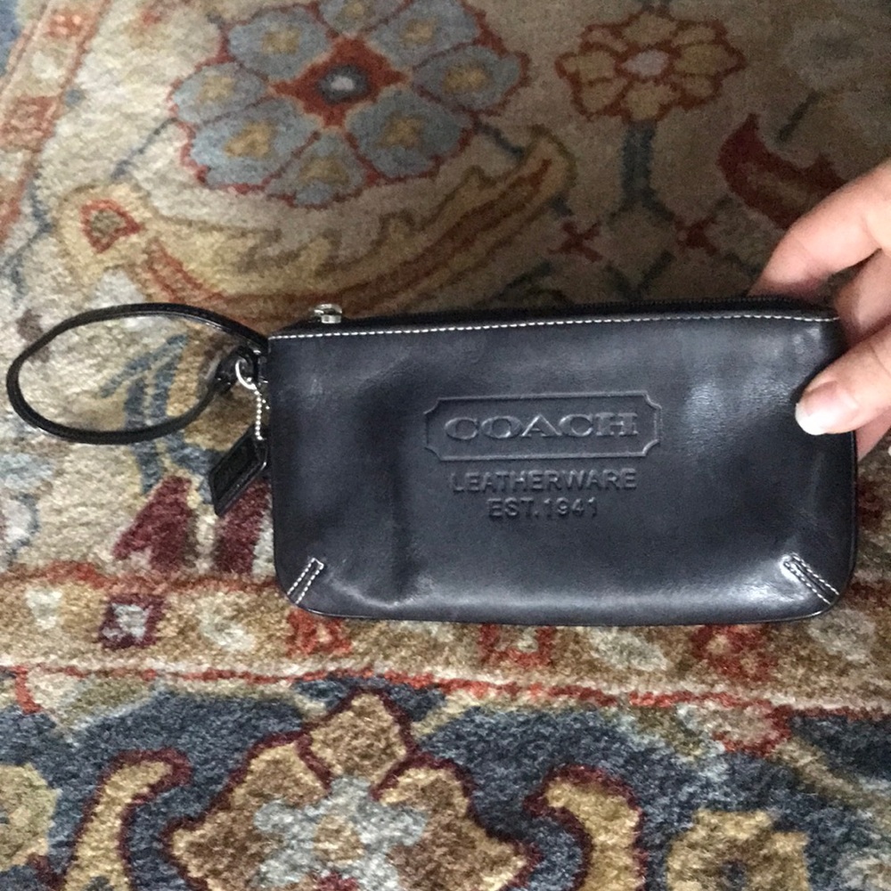 SOLD TO THIRFT STORE. Coach wristlet